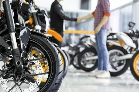 Jak kupić motocykl taniej? 7 sposobów na dobry zakup bez przepłacania