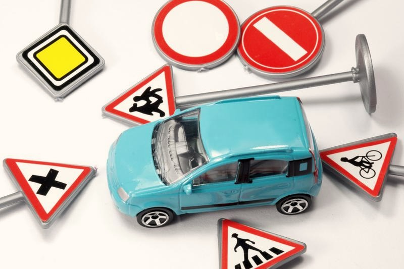 Jak wygląda kurs na prawo jazdy? Etapy, czas i koszty