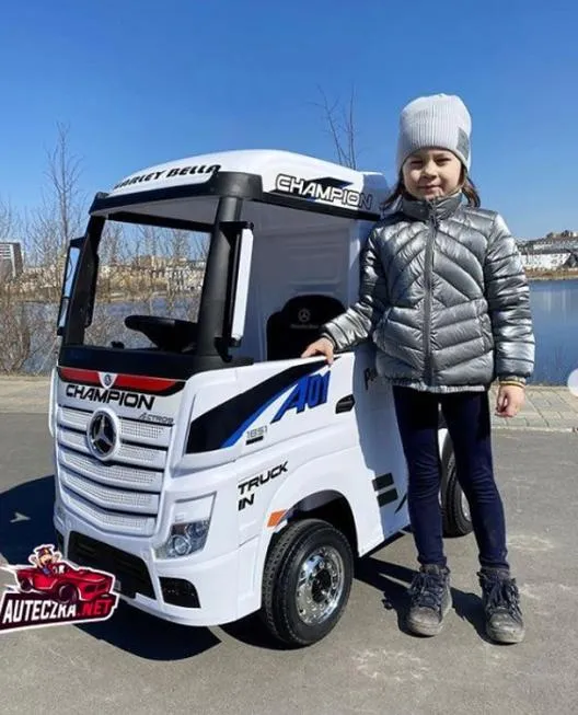 Lokalizacja akumulatora Mercedes